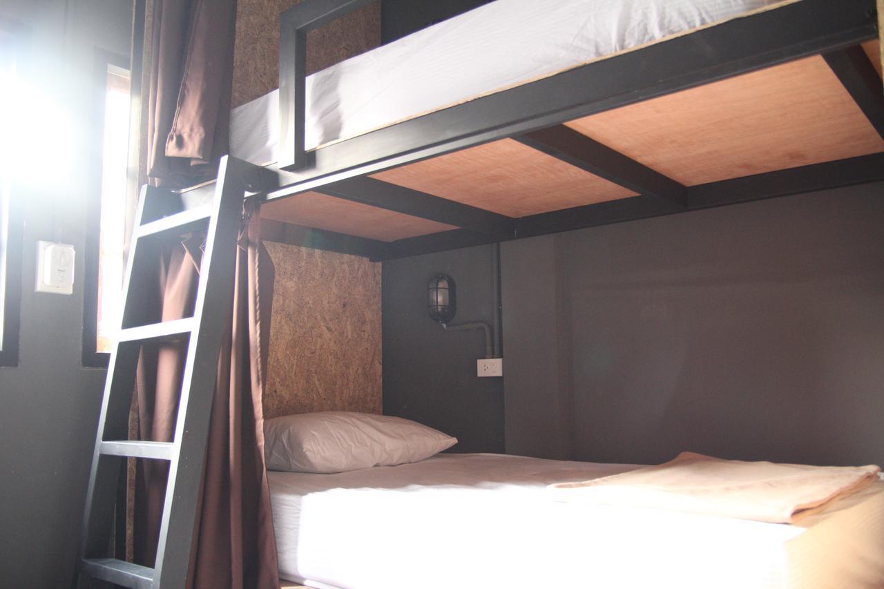 Vitamin Sea Hostel Phuket Buitenkant foto