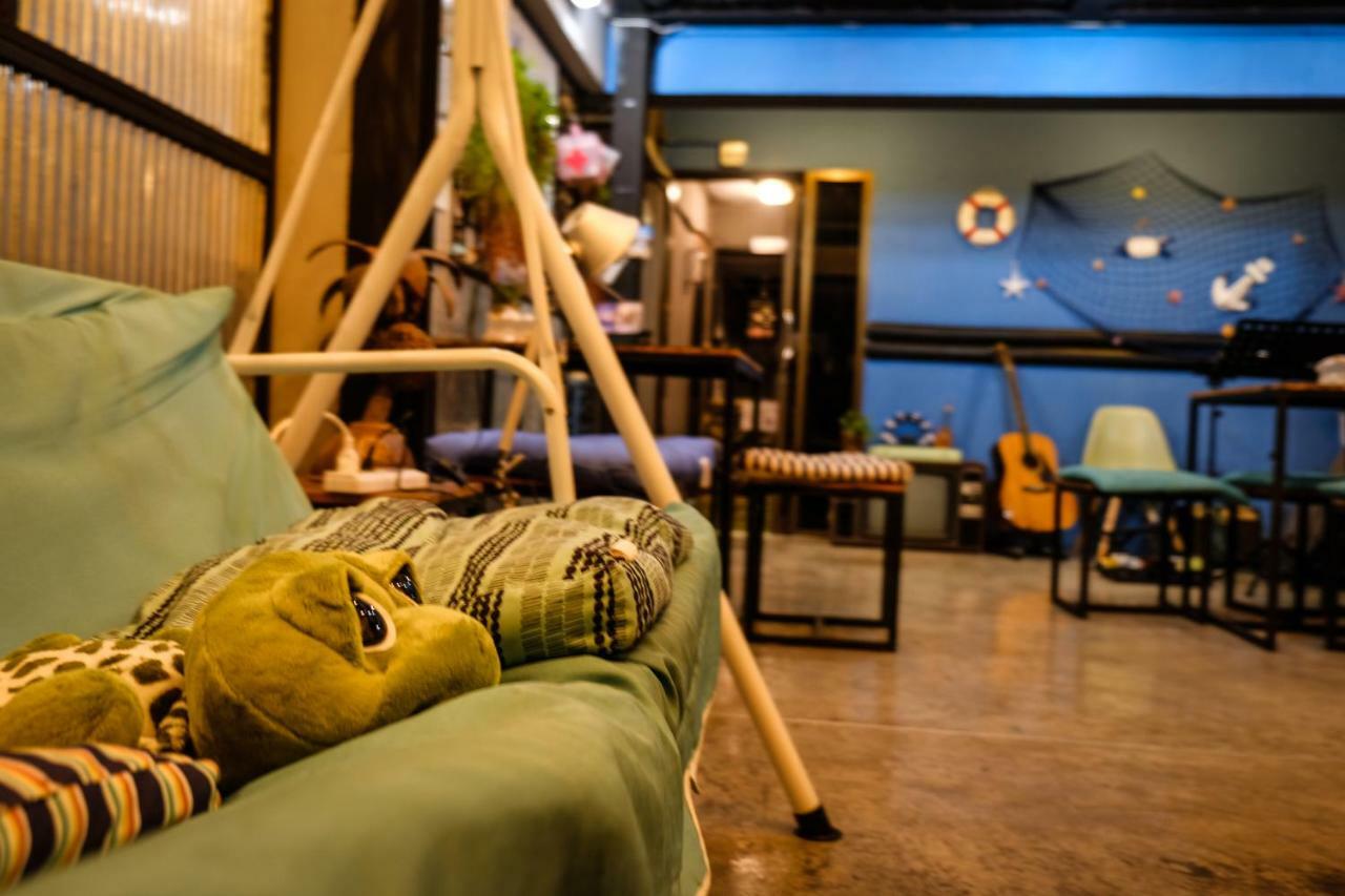 Vitamin Sea Hostel Phuket Buitenkant foto